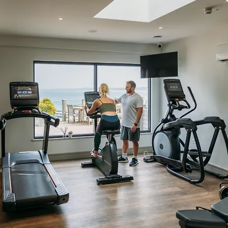 Otel Carbis Bay And 4*